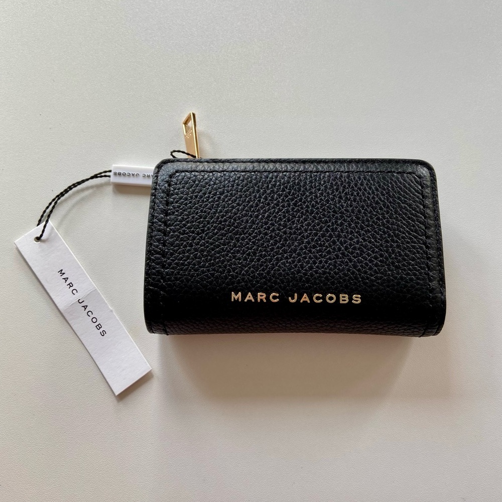 Marc Jacobs Groove Black Leather Wallet - NWT